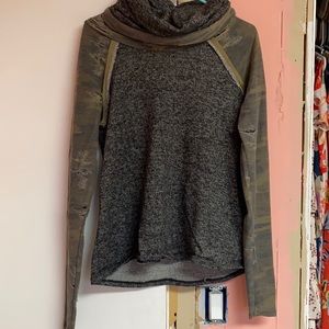Camo sweatshirt